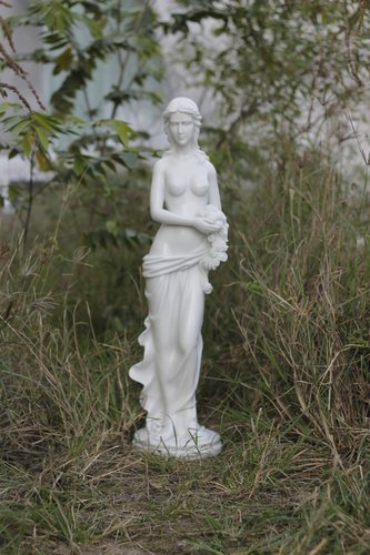 Statue Isabella White