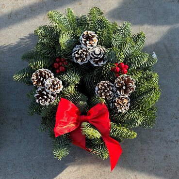 Traditional Red Wreath 8 inch